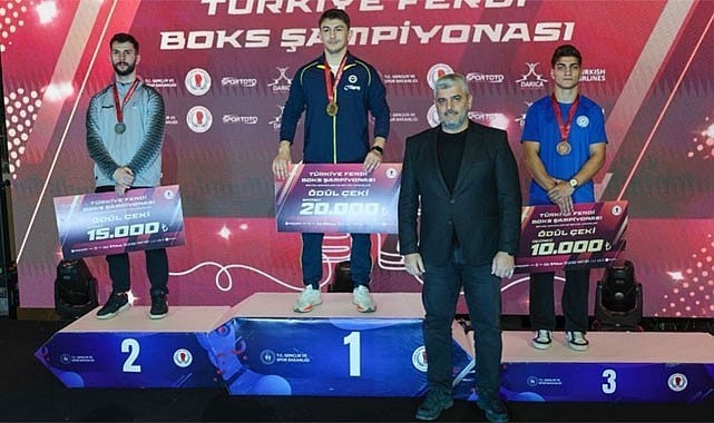 Rizeli Milli Boksör Alper Yılmaz Türkiye 3.'sü oldu