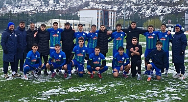 Çaykur Rizespor U17 dondurucu soğukta zirveye oturdu