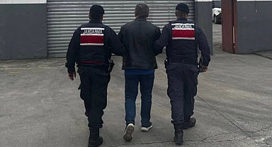 Rize'de aranan 2 firari suçlu yakalanarak Cezaevine konuldu