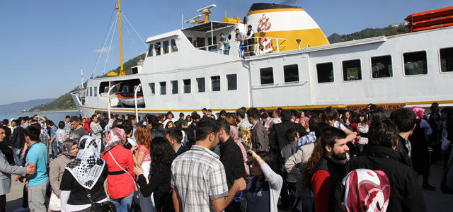 Recep Tayyip Erdoğan Üniversitesi Öğrencilerine Vapur Gezisi