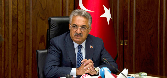 Eski Bakan Hayati Yazıcı için suç duyurusu