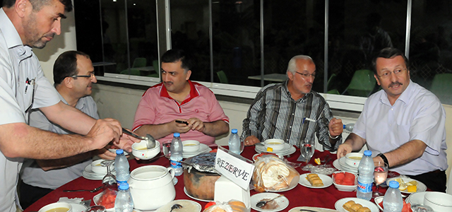 Ak Parti teşkilatı Güneysu'da buluştu