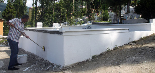 Mezarlıklar bayrama hazır hale getirildi