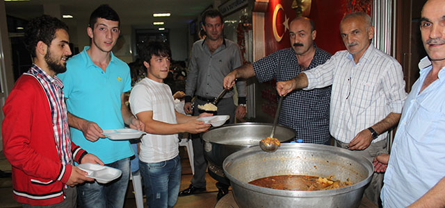 Rize Belediyespor'dan futbolcularına iftar