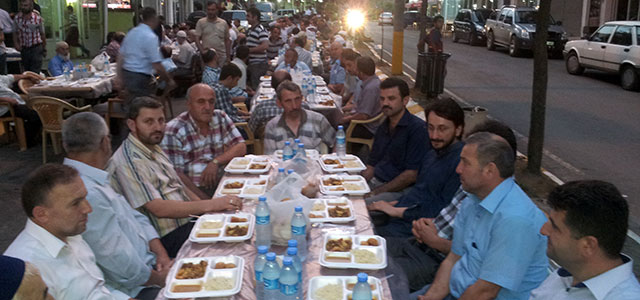 Saadet Partisi'nden Kendirli'de iftar