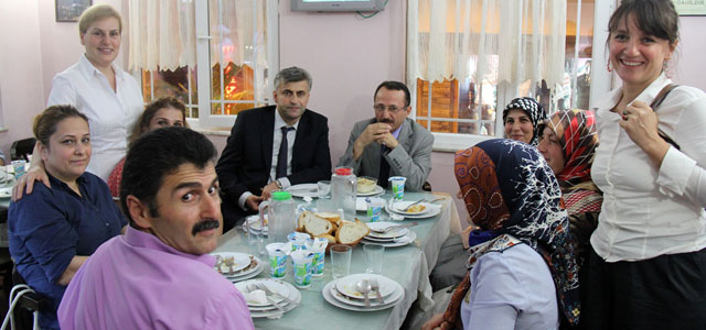 Rize'de yemek, ‘Yemek Evi’nde yenir