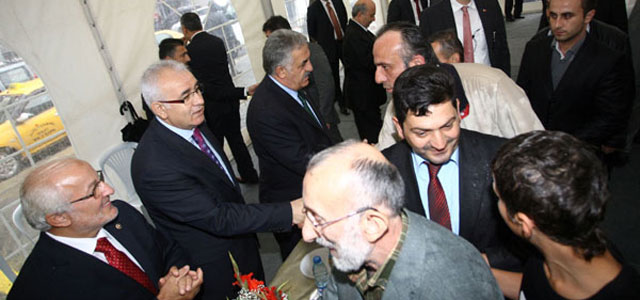 Rize, yine çadırda bayramlaştı