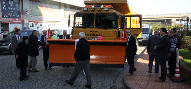 Rize'ye tuzlama ve kar küreme aracı alındı