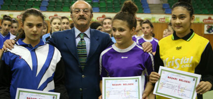Rize'de Yıldız Kızlar Hentbol Turnuvası sona erdi