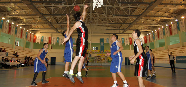 RTE Üniversitesi Basketbol Takımı üçüncü oldu