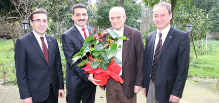 Pehlivan'dan eski müdüre ziyaret