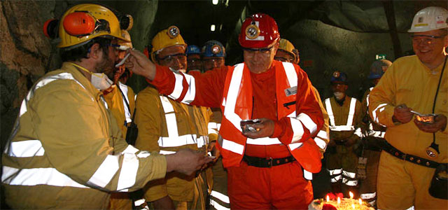 Vali Çakır 2013'e bakır madeninde girdi