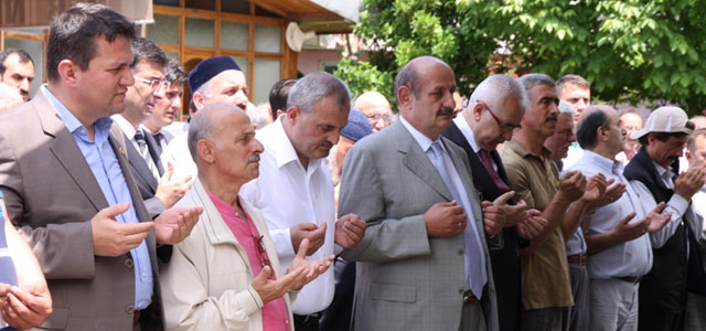 Zabıta Müdürü önce amcasını sonra annesini kaybetti
