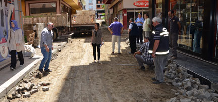 Çayeli'nde bulvar ve sokaklar yenileniyor