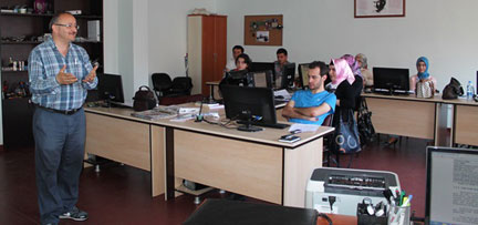 Kavalcı'dan gazetecilik dersi