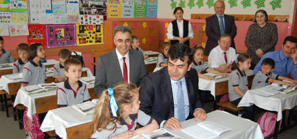 Müsteşardan mezun olduğu okullara ziyaret