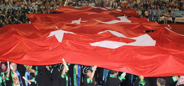 RTE Üniversitesi'nde mezuniyet coşkusu yaşandı