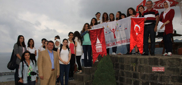 Beyoğlu Belediyesinden öğrencilere Rize gezisi