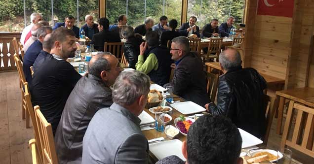 Vekiller Çamlıhemşinli muhtarları dinledi