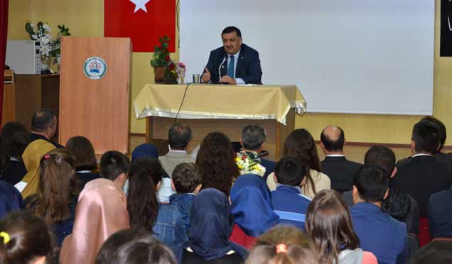 Milletvekili Karal, TOBB Fen Lisesi öğrencileriyle