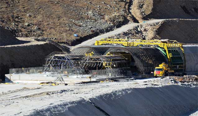 Ovit Tüneli'nde ilk ışık göründü