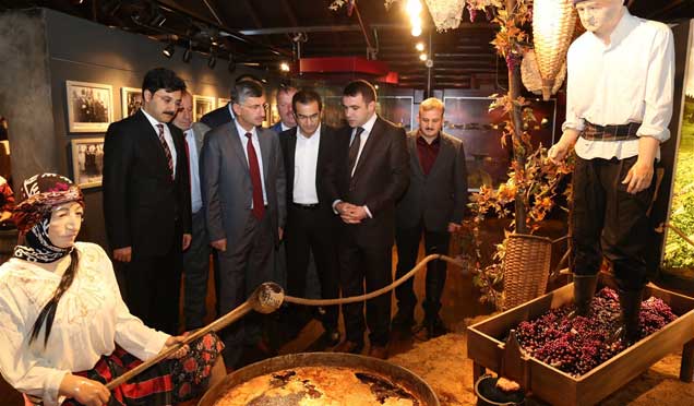 Vali Bektaş, Çayeli ile ilçe programını sürdürdü