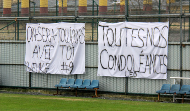 Rizesporlu taraftarlardan Kweuke'ye moral pankartı