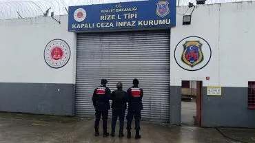 Rize Jandarmasından Firari Operasyonu: 3 Suçlu Yakalandı