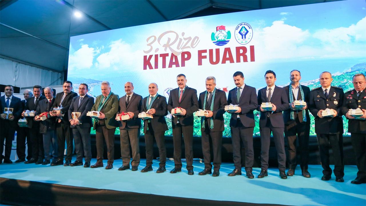 Rize Kitap Fuarı Kapısını Açtı: Bakan Çiftçi Açılışa Katıldı