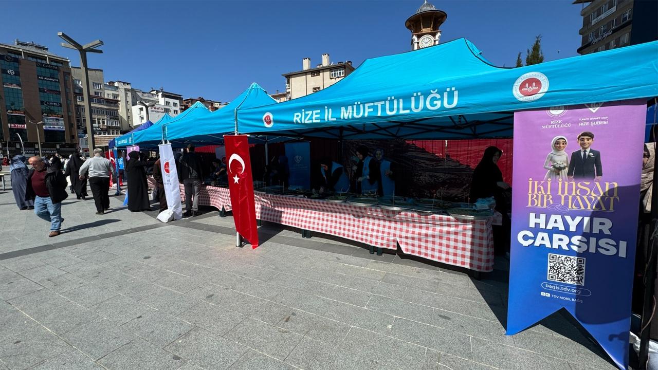 Rize’de Evlenecek Gençlere Destek için Hayır Çarşısı Açıldı